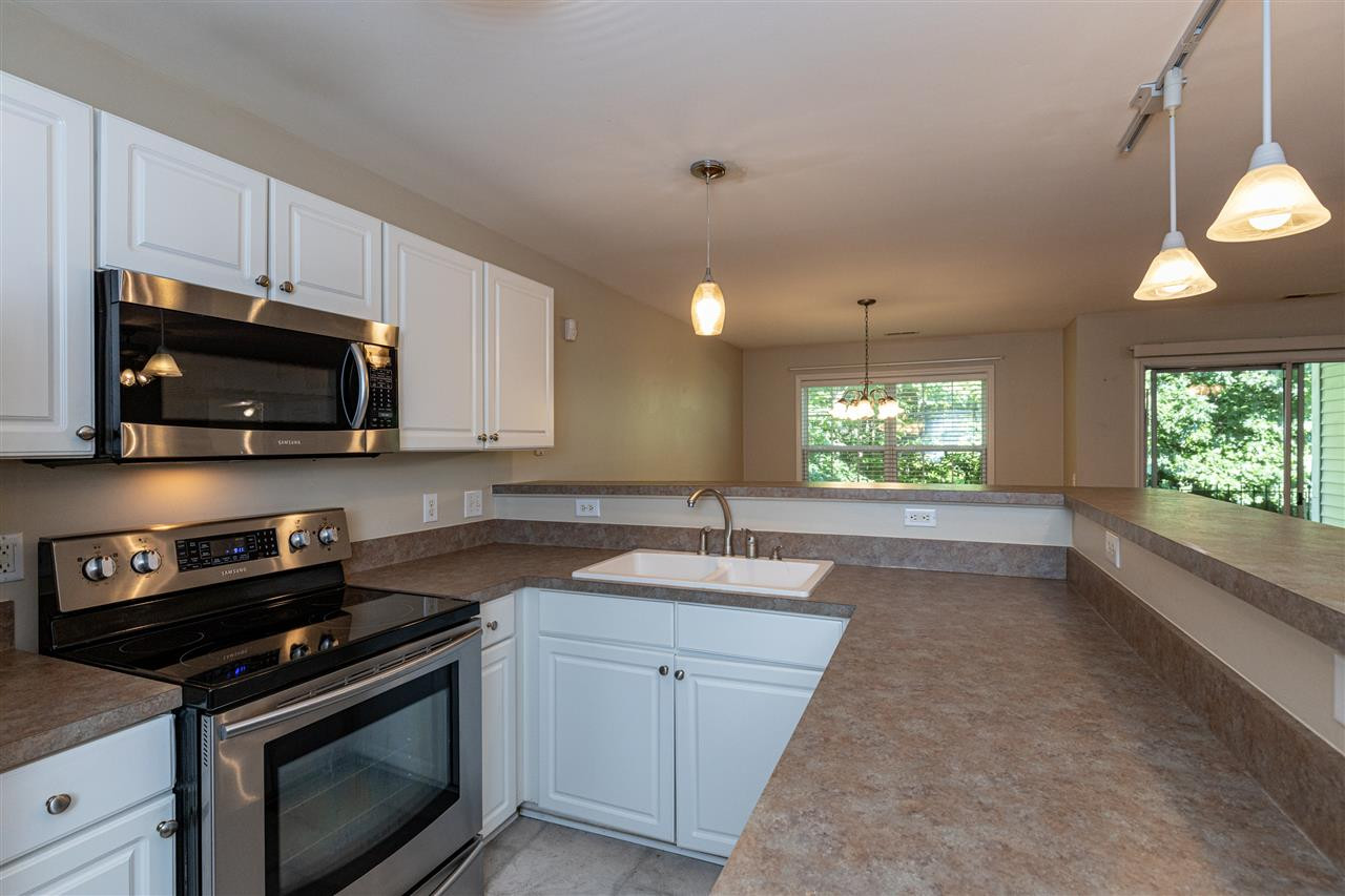 3812 Wellington Ridge Loop, Unit 12 Cary, NC 27518 - Photo 11 of 30 Kitchen