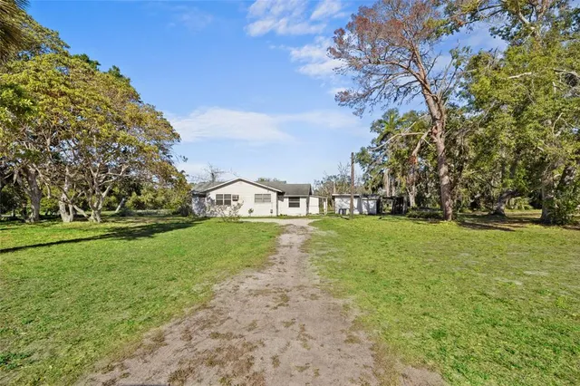 $325,000 | 611 29th Street East, Bradenton, FL 34208