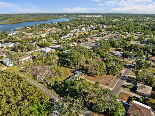 $325,000 | 611 29th Street East, Bradenton, FL 34208