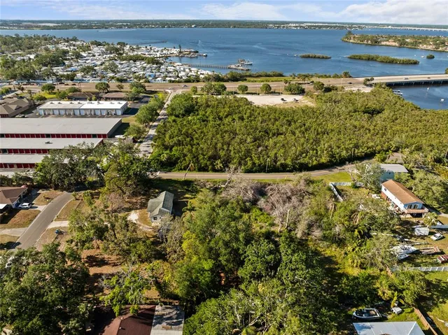 $325,000 | 611 29th Street East, Bradenton, FL 34208