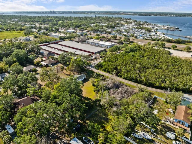 $325,000 | 611 29th Street East, Bradenton, FL 34208