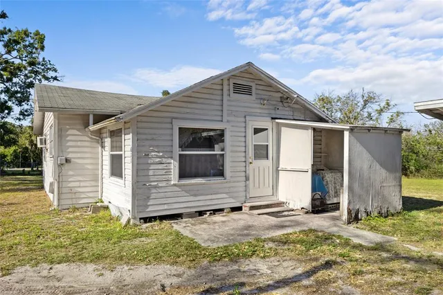 $325,000 | 611 29th Street East, Bradenton, FL 34208