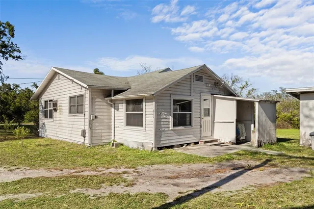 $325,000 | 611 29th Street East, Bradenton, FL 34208