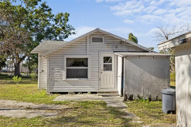 $325,000 | 611 29th Street East, Bradenton, FL 34208