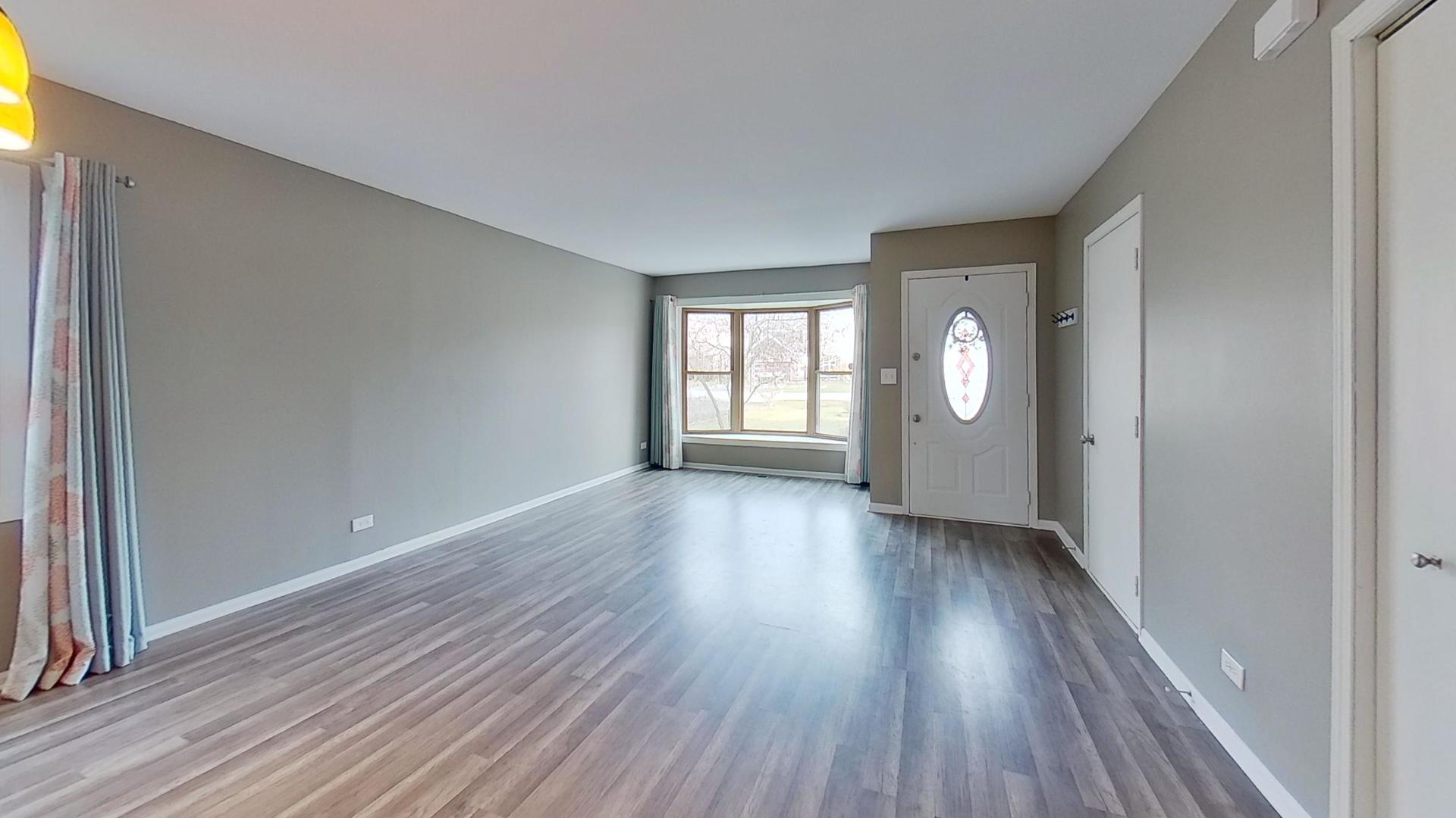 S074 Beverly Street Wheaton, IL 60187 - Photo 3 of 41 Gallery Image 3