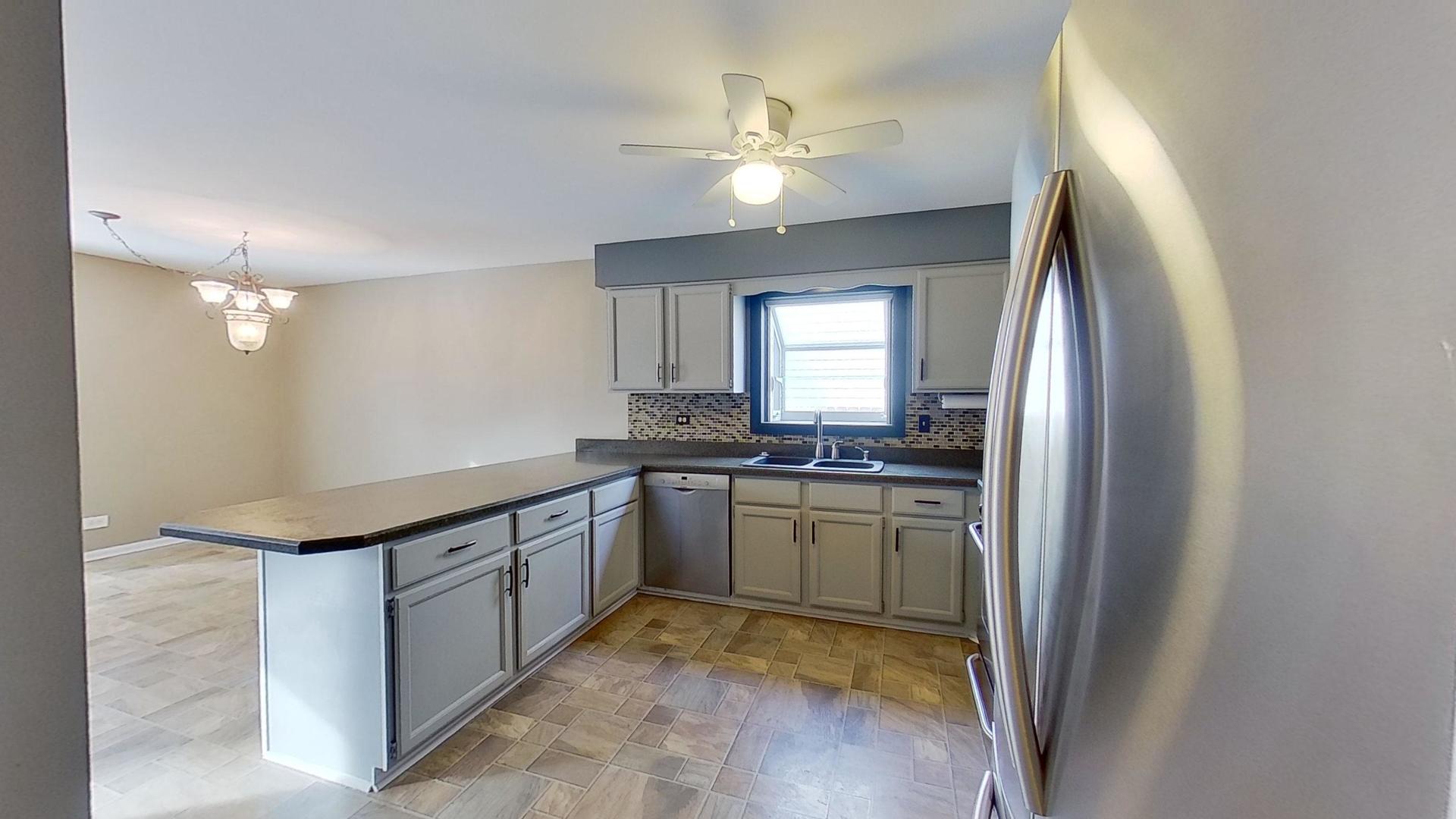 S074 Beverly Street Wheaton, IL 60187 - Photo 8 of 41 Gallery Image 8