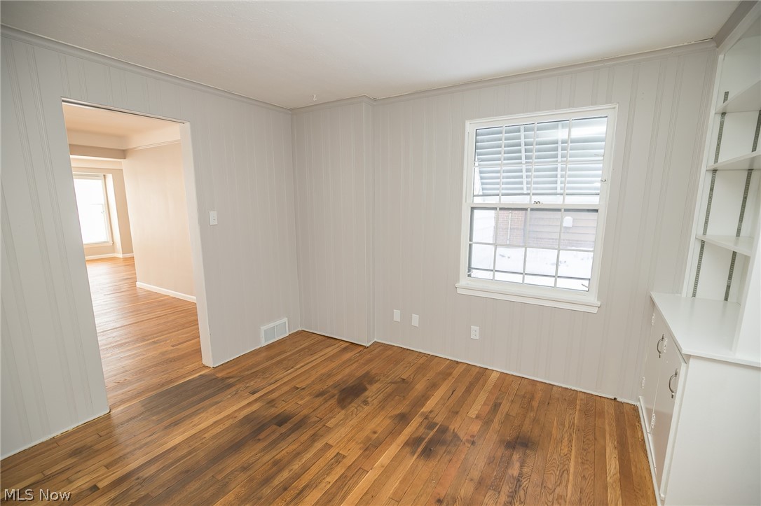 3616 Strathavon Road Cleveland, OH 44120 - Photo 9 of 28