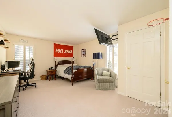 $850,000 | 935 19th Avenue Northwest, Hickory, NC 28601