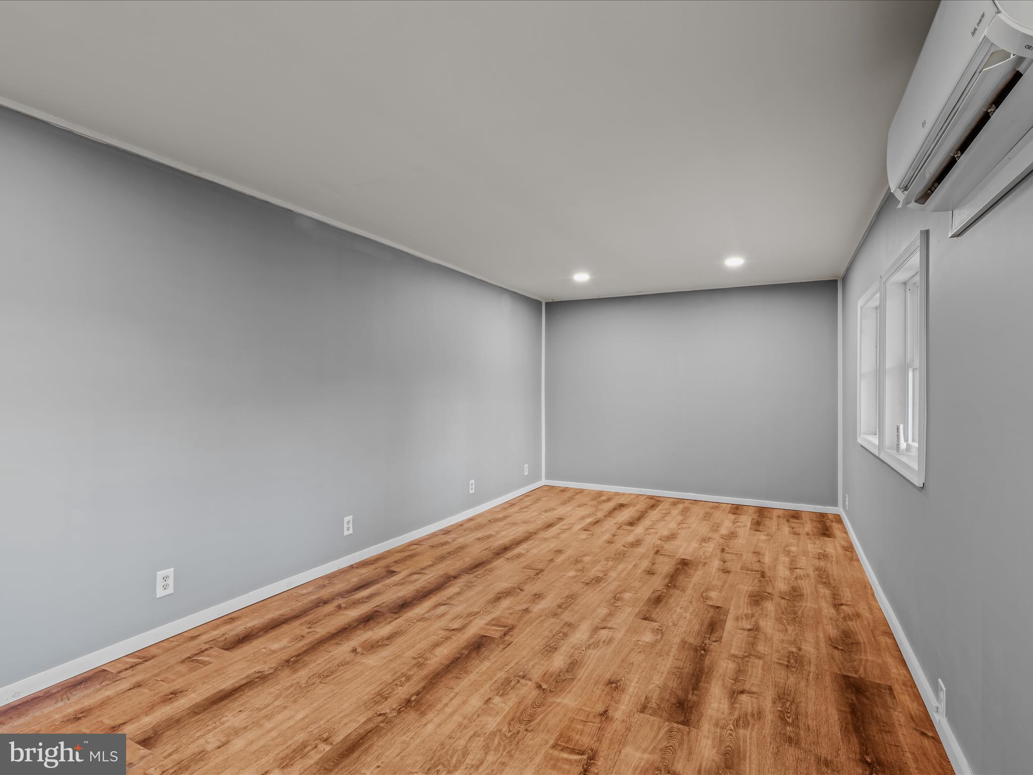 3939 Virginia Line Road Berkeley Springs, WV 25411 - Photo 22 of 51 Family Room