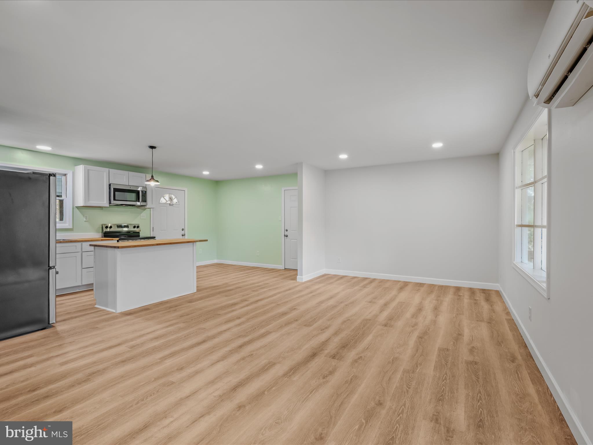 3939 Virginia Line Road Berkeley Springs, WV 25411 - Photo 3 of 51 Living Room