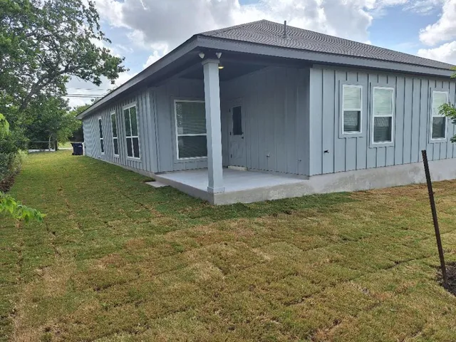 $299,000 | 504 South Story Streets, Florence, TX 76527