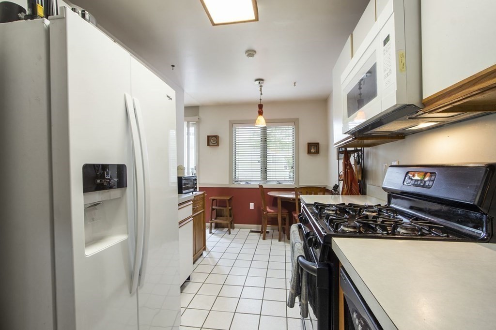 401 Pine Brook Drive, Unit 401 Peabody, MA 01960 - Photo 14 of 38