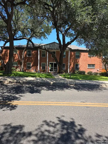 $135,000 | 231 West Silver Sands Drive, Unit 5, San Antonio, TX 78216