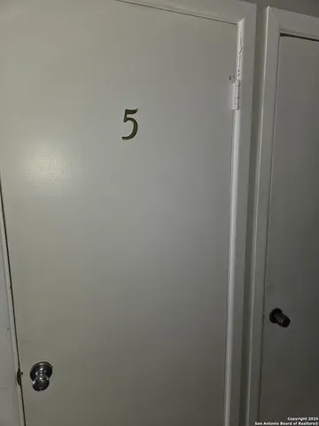 $132,500 | 231 West Silver Sands Drive, Unit 5, San Antonio, TX 78216