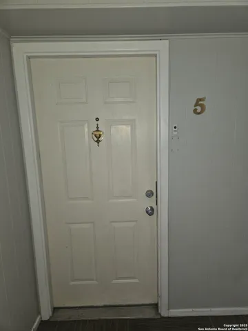 $132,500 | 231 West Silver Sands Drive, Unit 5, San Antonio, TX 78216