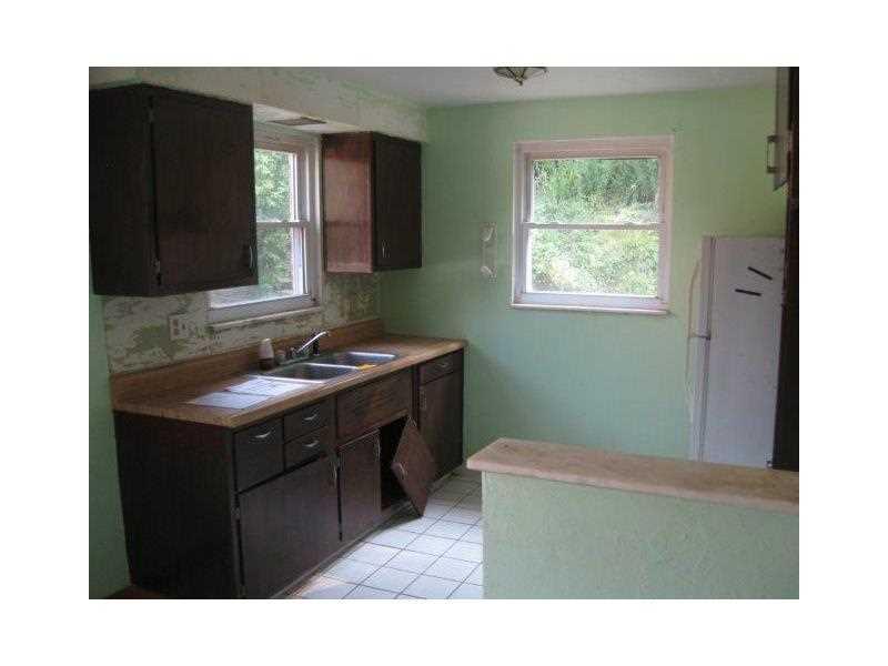 3602 Bevan Road North Versailles, PA 15137 - Photo 5 of 17 Kitchen.