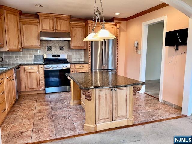 661 Clinton Place Ridgefield, NJ 07657 - Photo 4 of 25