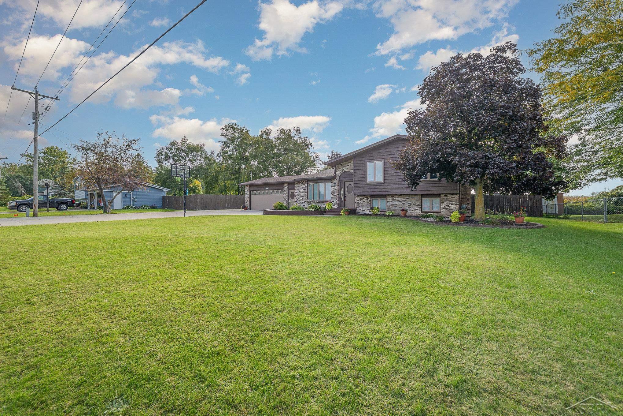 1544 South Miller Road Saginaw, MI 48609 - Photo 4 of 47 50133771-229F308E-9651-45C3-95F2-B4733F2887E0.JPG