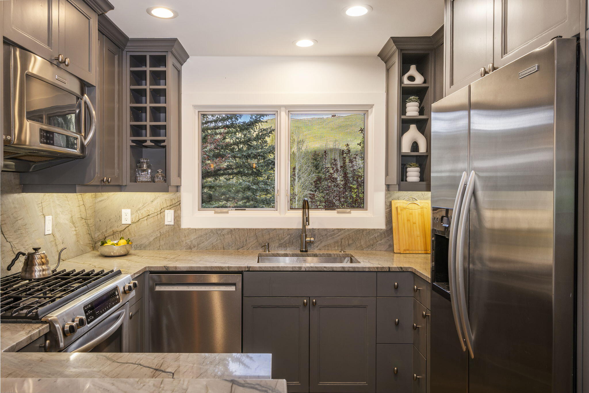 2692 Ridge Lane Sun Valley, ID 83353 - Photo 3 of 27 Kitchen