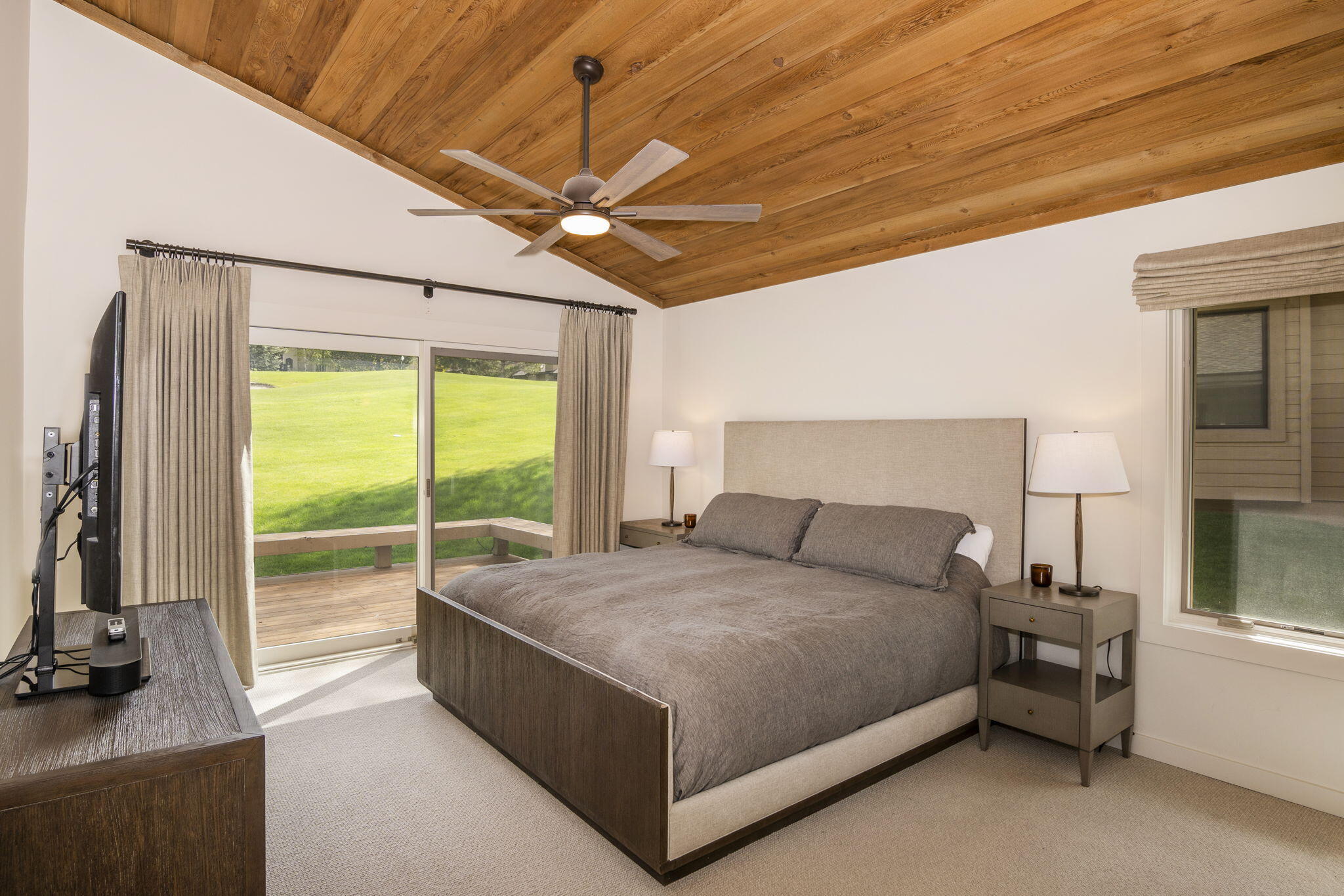 2692 Ridge Lane Sun Valley, ID 83353 - Photo 8 of 27 Primary Bedroom