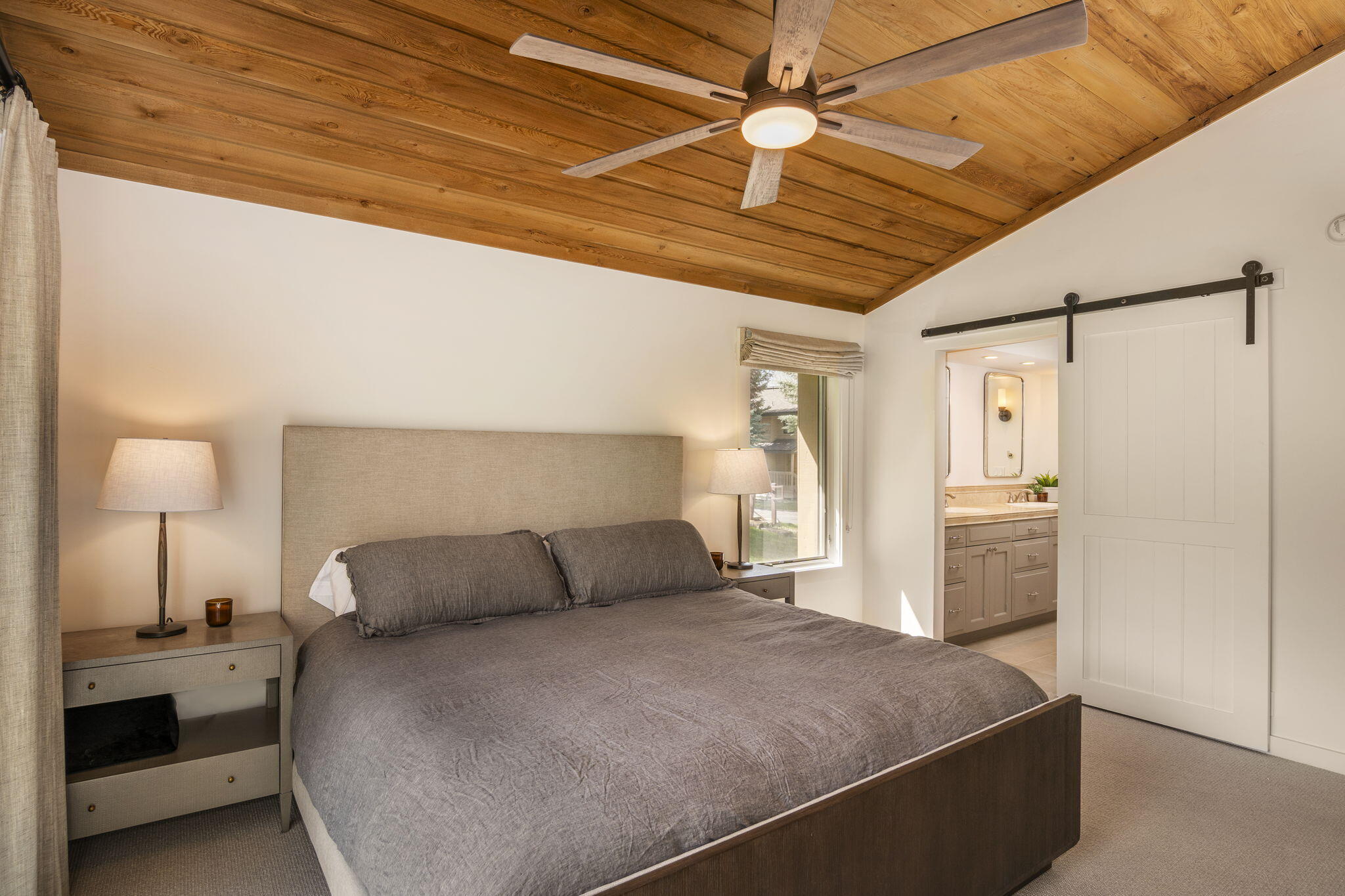 2692 Ridge Lane Sun Valley, ID 83353 - Photo 9 of 27 Primary Bedroom