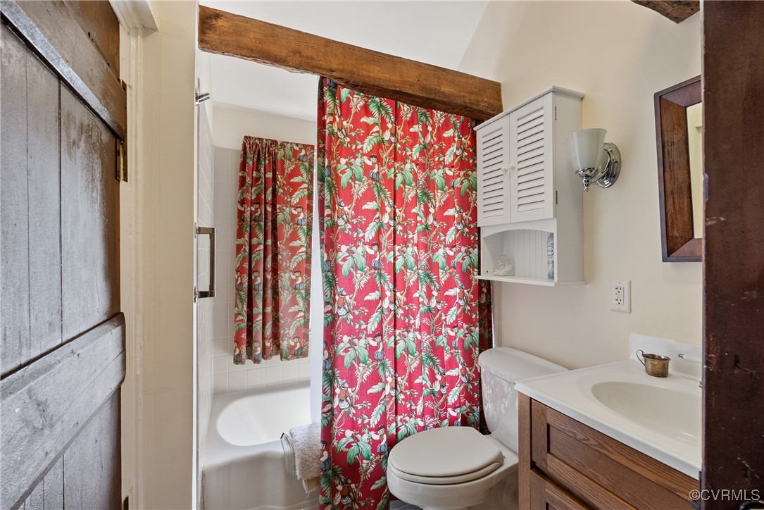 300 Poorhouse Road Rice, VA 23966 - Photo 22 of 50 Full bath with toilet, vanity, and shower / tub co