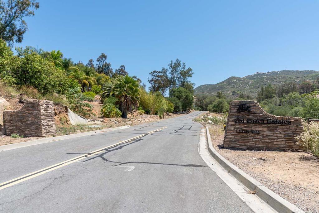 18055 Sunset Point Poway, CA 92064 - Photo 36 of 39 a view of a yard and mountain