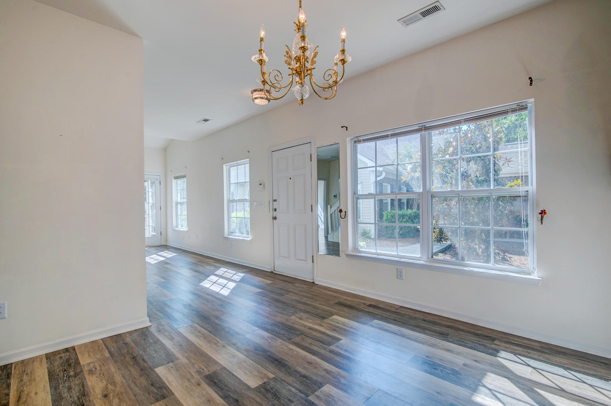 148 Dorothy Drive Charleston, SC 29414 - Photo 11 of 29 Dinning/Living