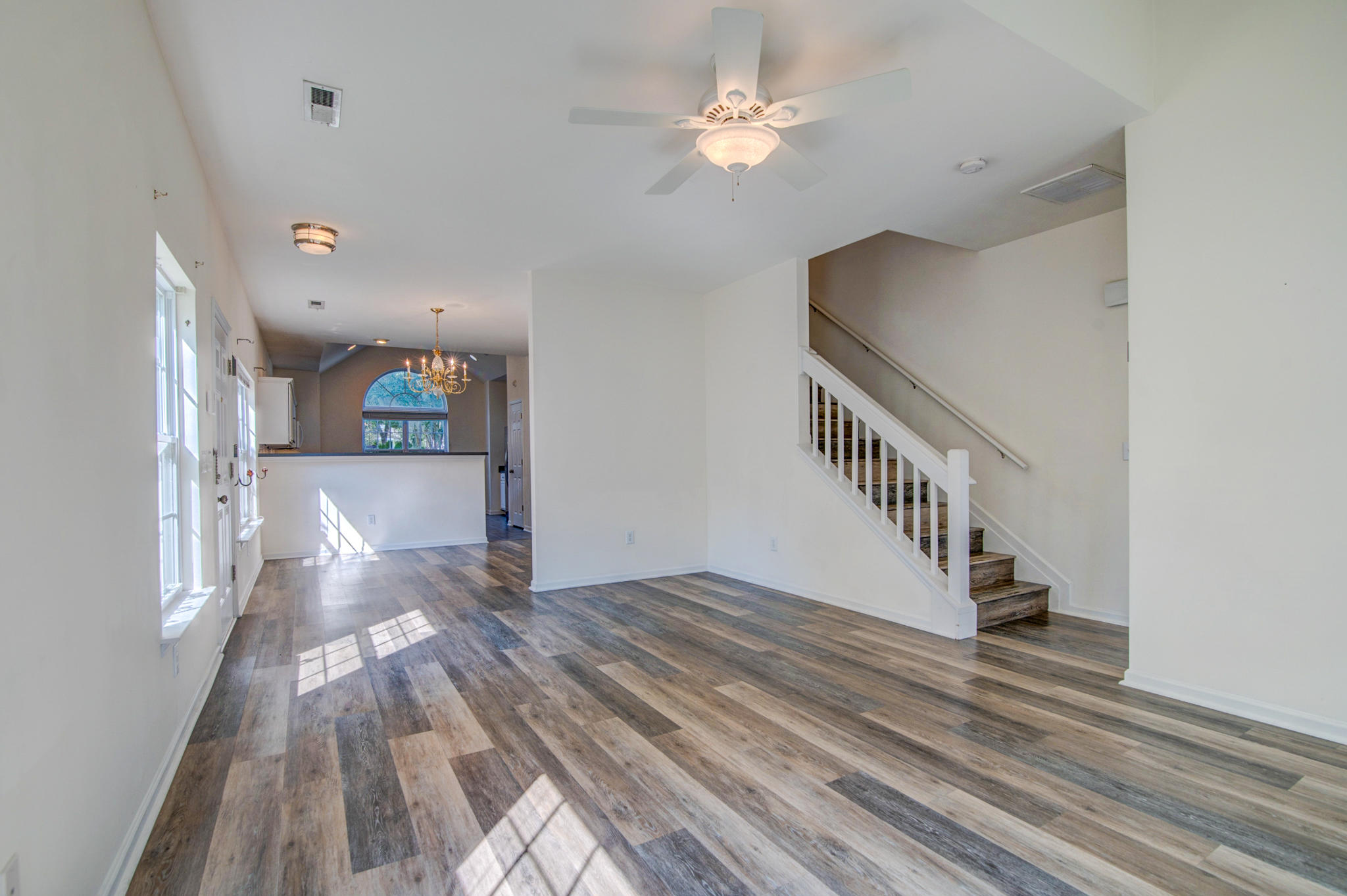 148 Dorothy Drive Charleston, SC 29414 - Photo 7 of 29 Living/Dinning