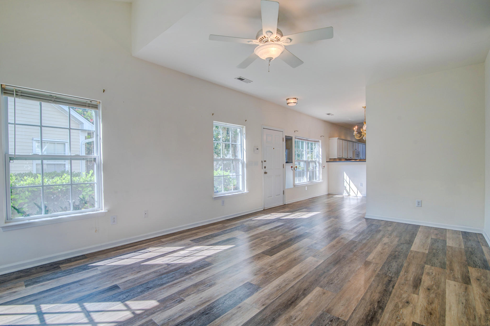 148 Dorothy Drive Charleston, SC 29414 - Photo 9 of 29 Living/Dining