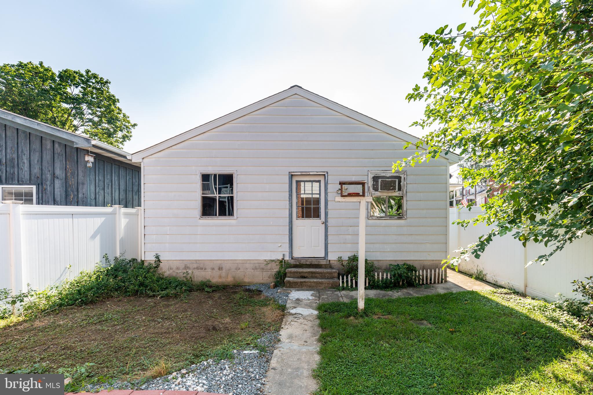203 Spring Avenue Hanover, PA 17331 - Photo 7 of 38 detached 2 car garage