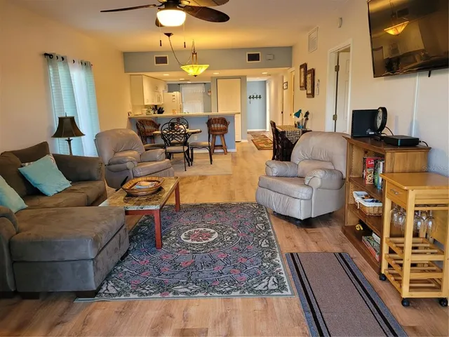 $2,900 | 9550 Fiddlers Green Circle, Unit 105, Rotonda West, FL 33947