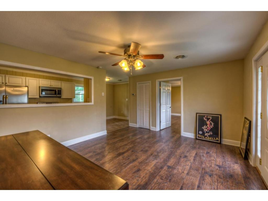 201 Hemlock Road Bristol, TN 37620 - Photo 3 of 19 Photo 3