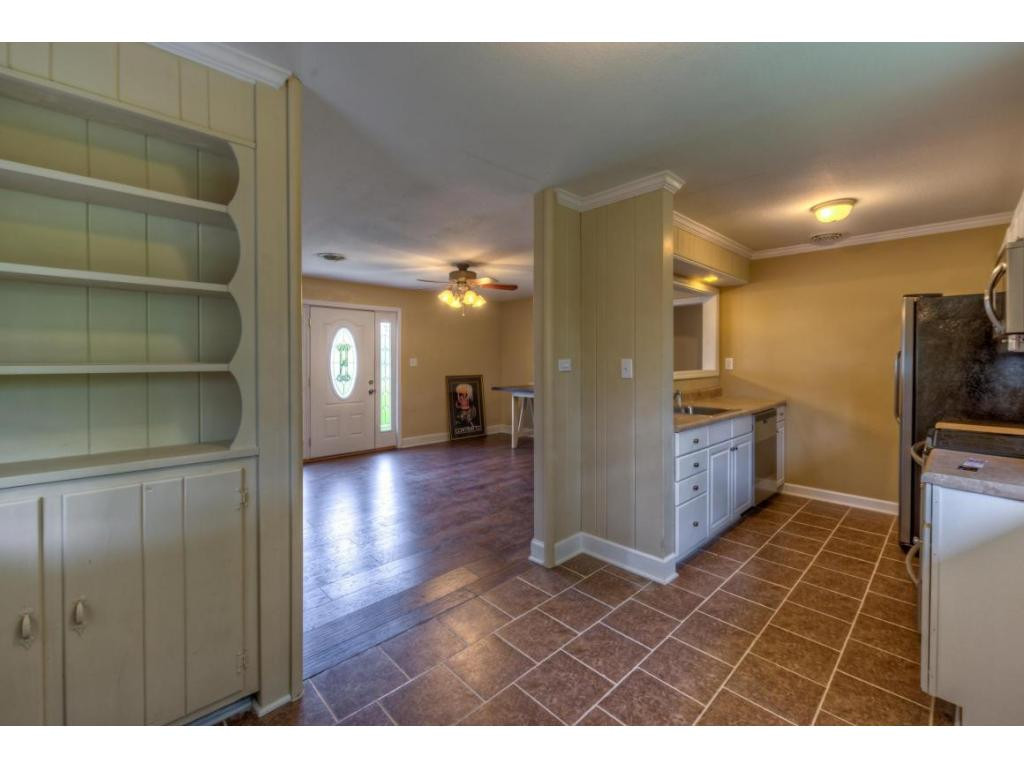 201 Hemlock Road Bristol, TN 37620 - Photo 8 of 19 Photo 8