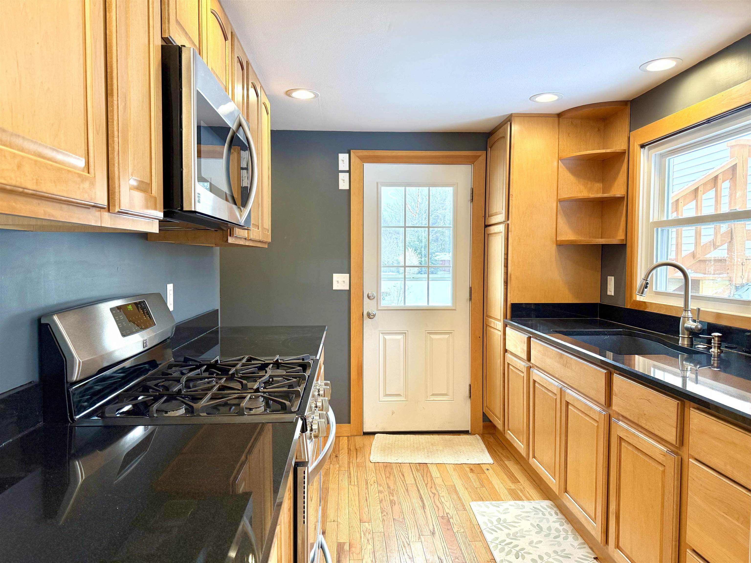 8 Edgewood Road Springfield, VT 05156 - Photo 4 of 38