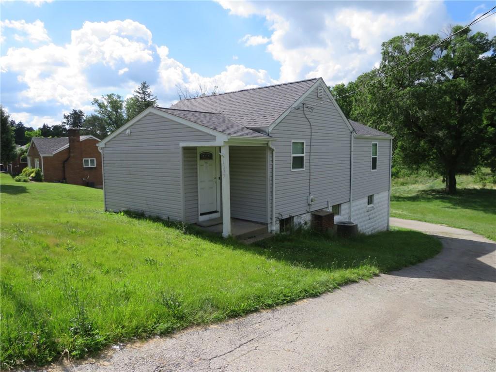 1337 Nine Eighty Road Canonsburg, PA 15317 - Photo 3 of 23
