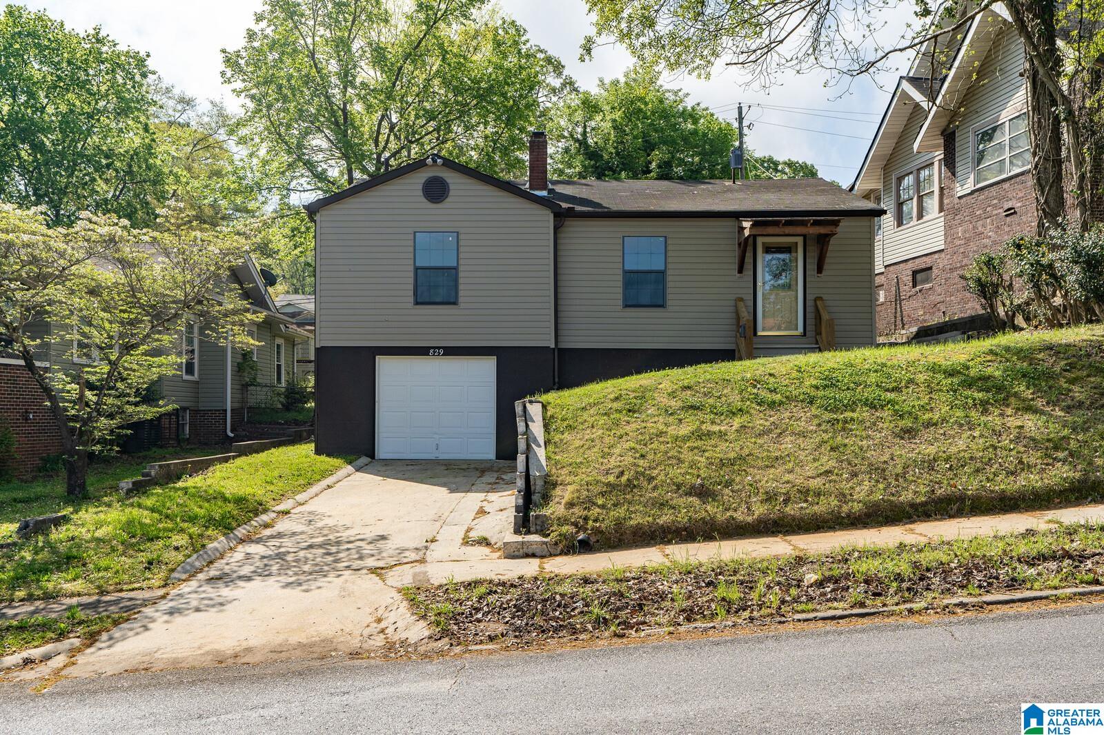 829 Valley Rd Place Birmingham, AL 35208 - Photo 2 of 34