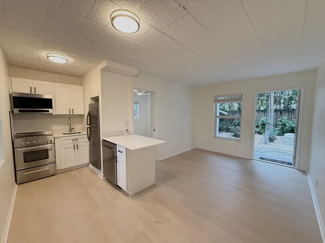 $2,100 | 1713 Florida Avenue, Unit B2, West Palm Beach, FL 33401