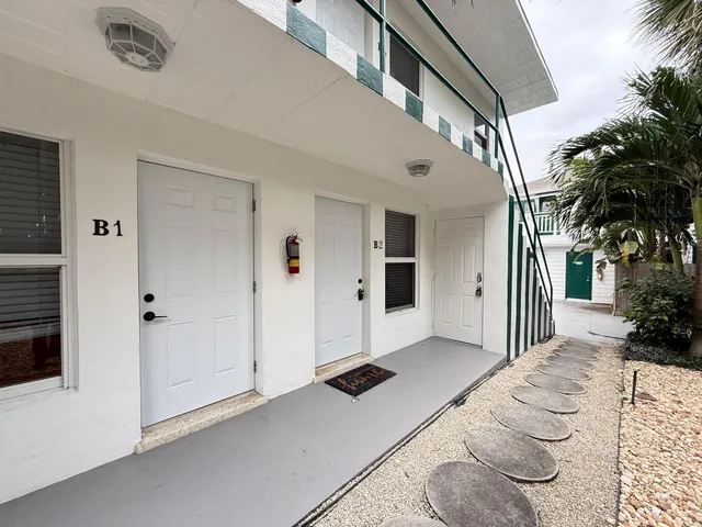 $2,100 | 1713 Florida Avenue, Unit B2, West Palm Beach, FL 33401