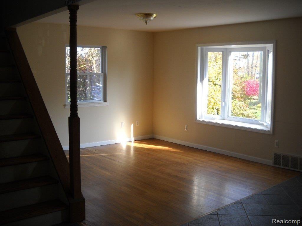 49533 Card Road Macomb, MI 48044 - Photo 3 of 17 DSCN9868