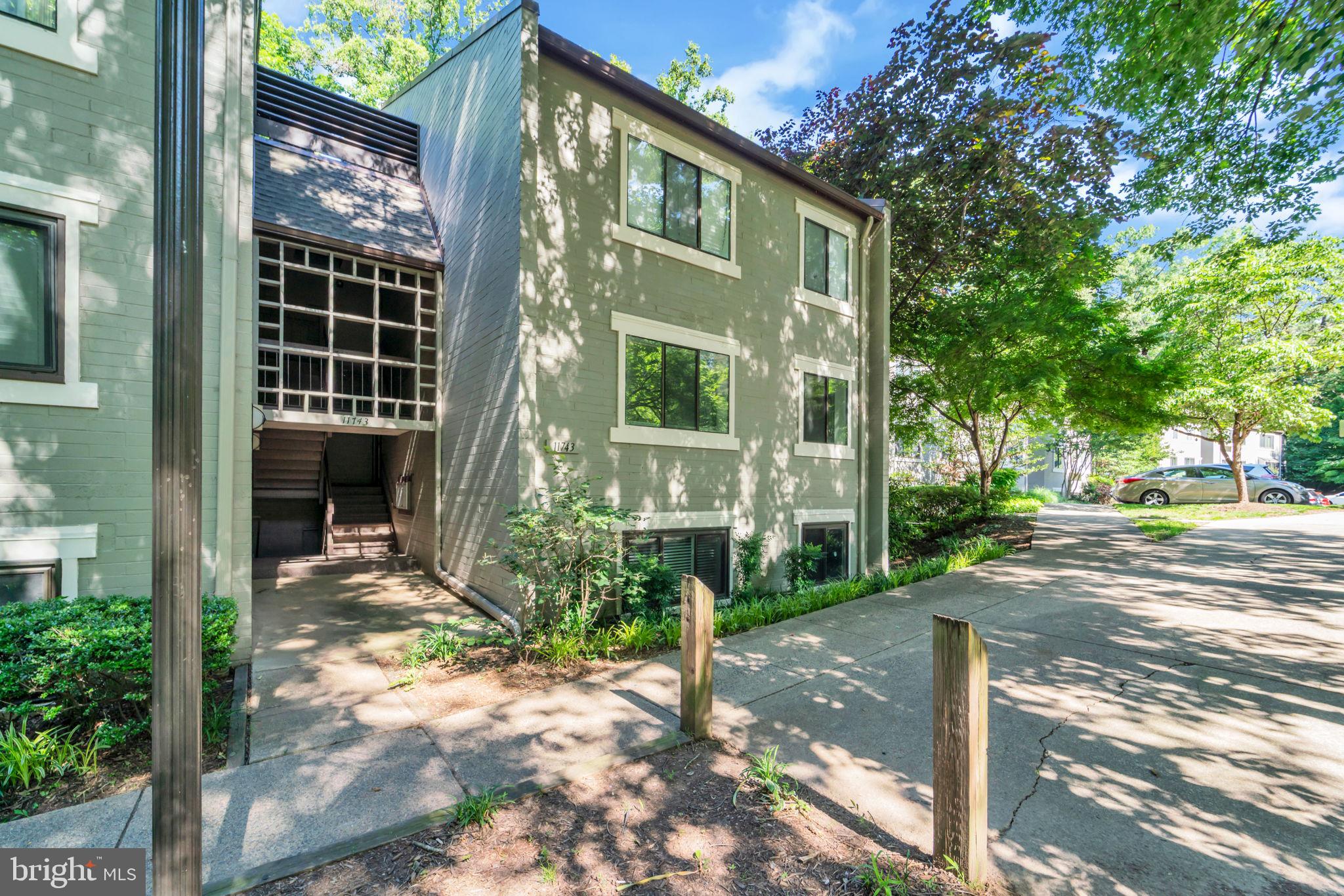 11743 Ledura Court, Unit 104 Reston, VA 20191 - Photo 3 of 38