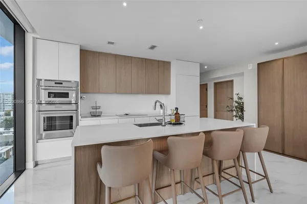 $19,500 | 711 Northeast 23rd Terrace, Unit 607, Miami, FL 33137