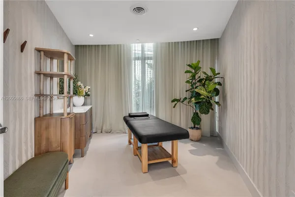 $19,500 | 711 Northeast 23rd Terrace, Unit 607, Miami, FL 33137