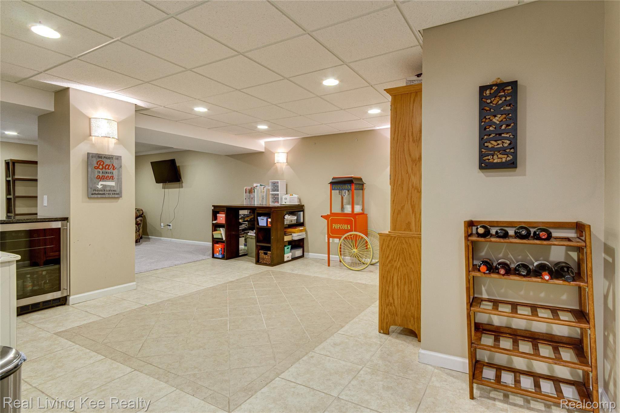 4792 Carrington Drive Rochester, MI 48306 - Photo 49 of 56 Interiors (41 of 48).jpg