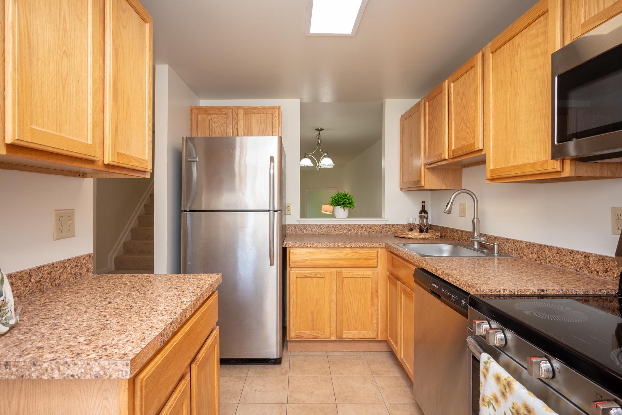 3418 Littleleaf Place Laurel, MD 20724 - Photo 7 of 31 Modern kitchen for entertaining