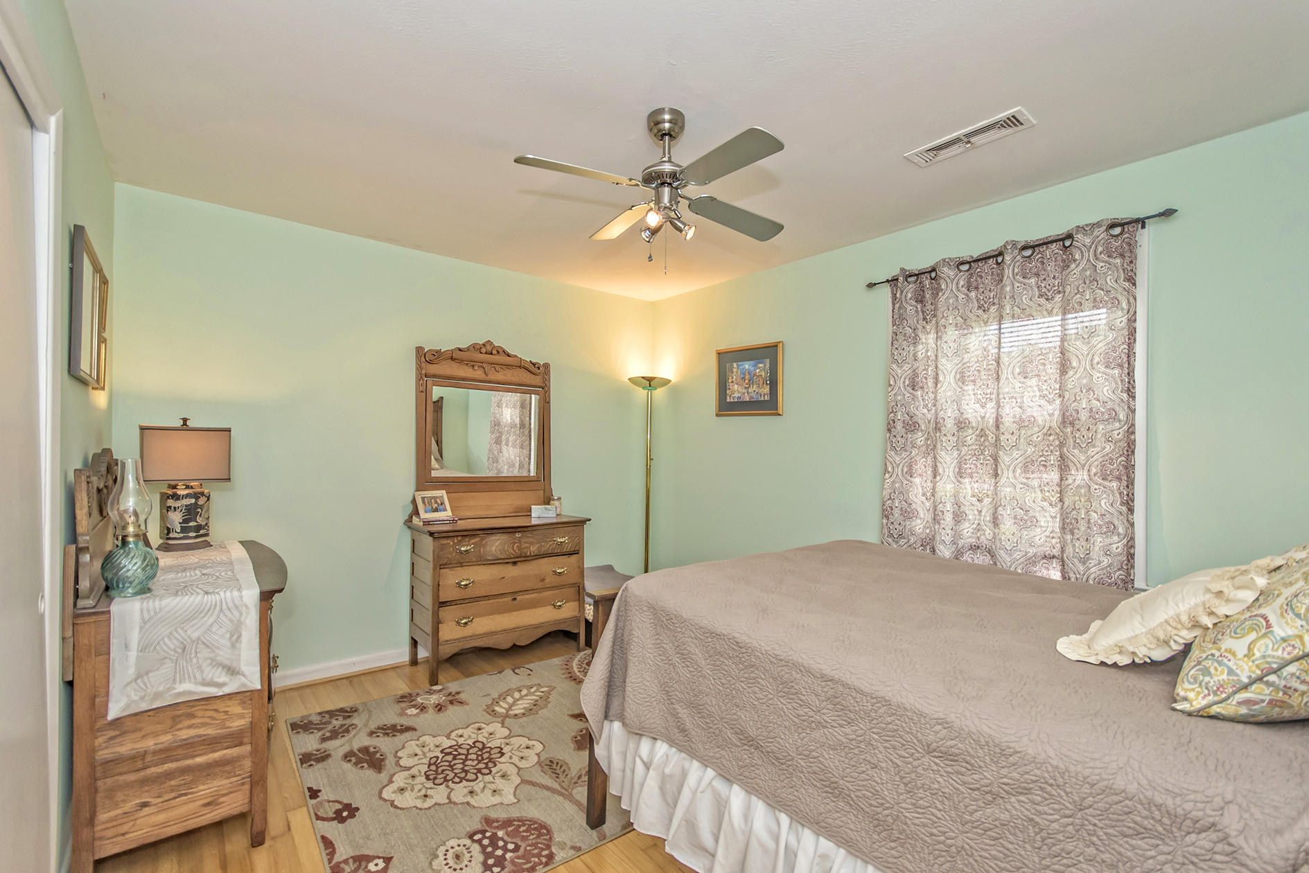 1452 Birthright Street Charleston, SC 29407 - Photo 18 of 33 2nd Bedroom