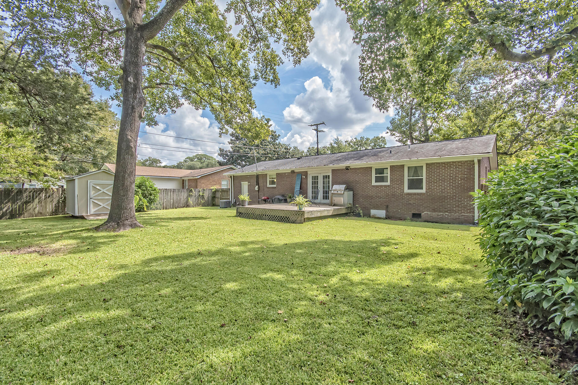 1452 Birthright Street Charleston, SC 29407 - Photo 28 of 33 Backyard