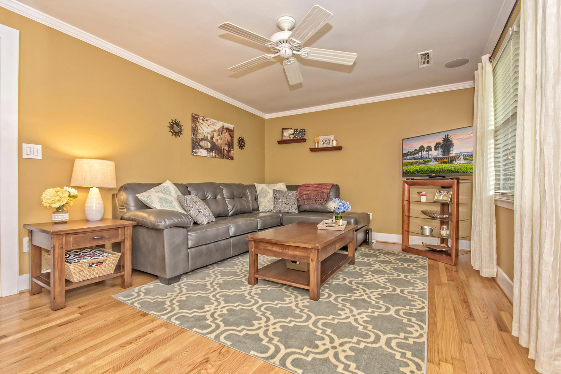 1452 Birthright Street Charleston, SC 29407 - Photo 5 of 33 Living Room