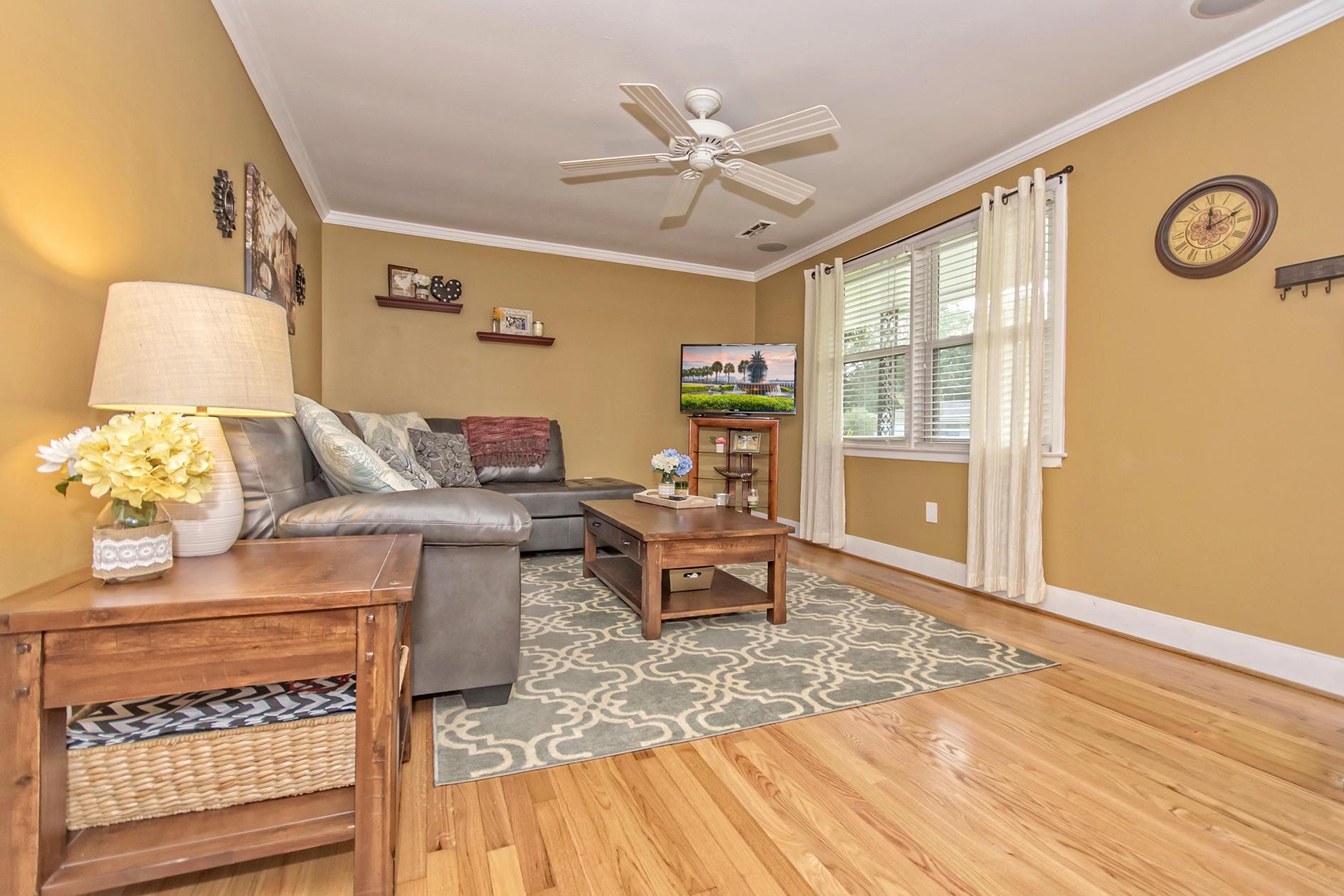 1452 Birthright Street Charleston, SC 29407 - Photo 6 of 33 Living Room