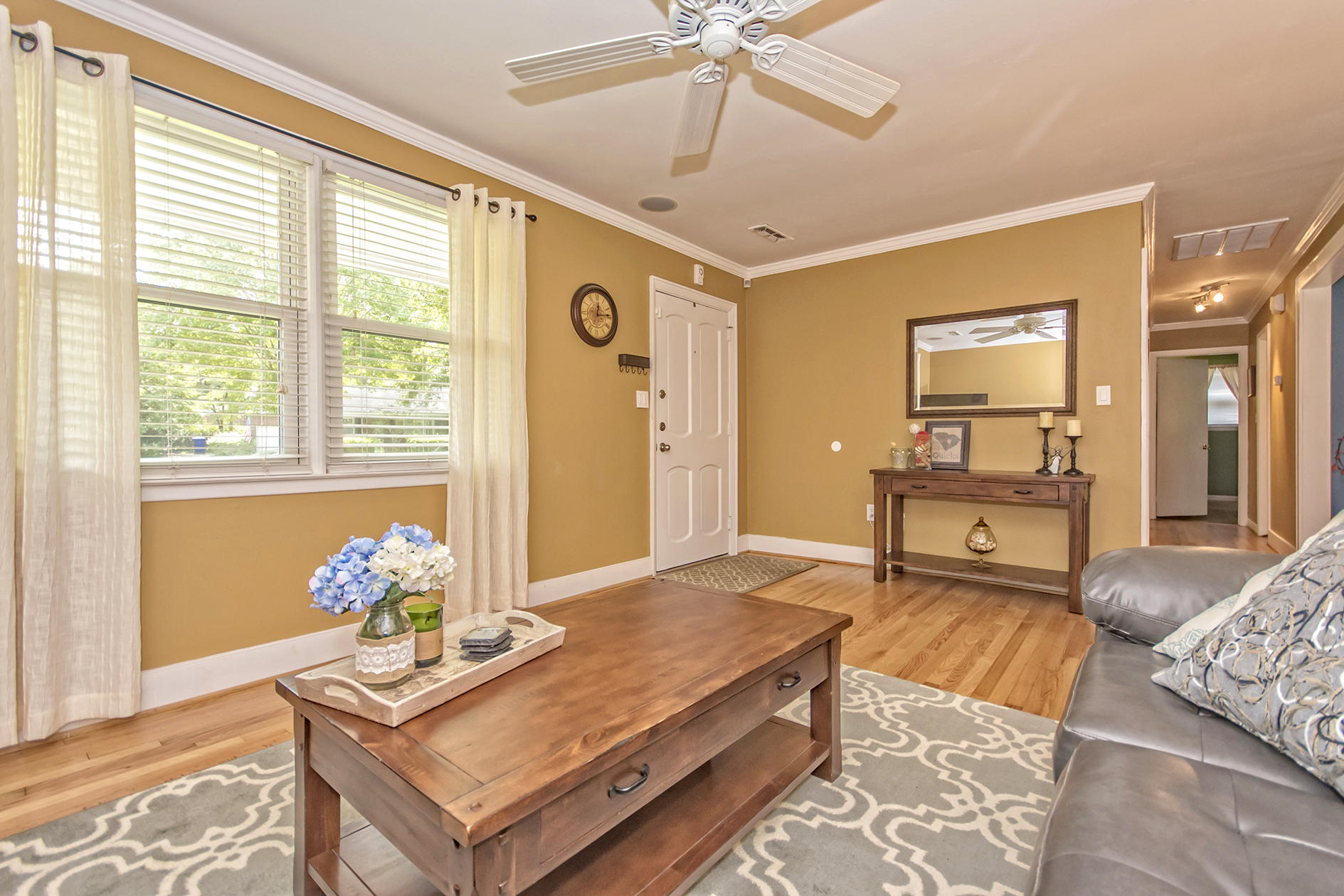 1452 Birthright Street Charleston, SC 29407 - Photo 8 of 33 Living Room